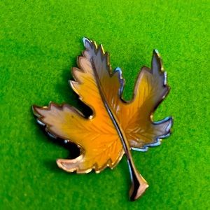 Vintage yellow and silver maple leaf pin brooch